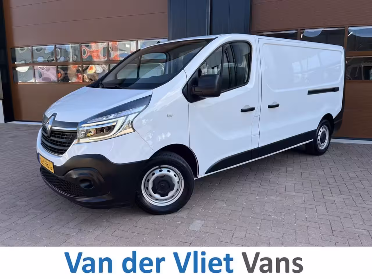 Renault Trafic 2.0 dCi 120pk E6 L2 Comfort Lease €287 p/m, Trekhaak, 2 Schuifdeuren, Airco, PDC, Cruise c