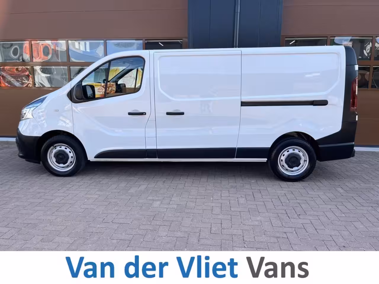Renault Trafic 2.0 dCi 120pk E6 L2 Comfort Lease €287 p/m, Trekhaak, 2 Schuifdeuren, Airco, PDC, Cruise c