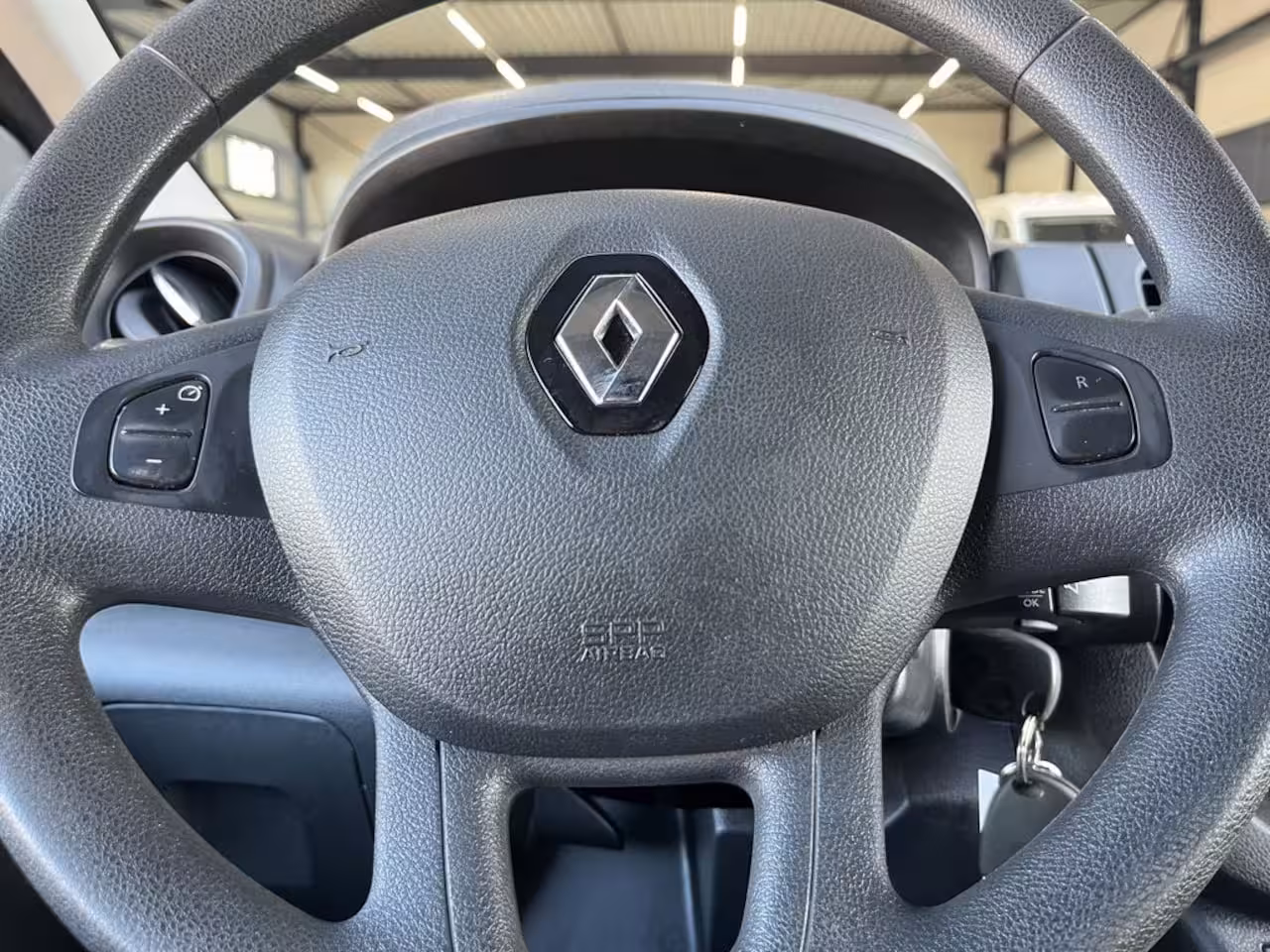 Renault Trafic 2.0 dCi 120pk E6 L2 Comfort Lease €287 p/m, Trekhaak, 2 Schuifdeuren, Airco, PDC, Cruise c