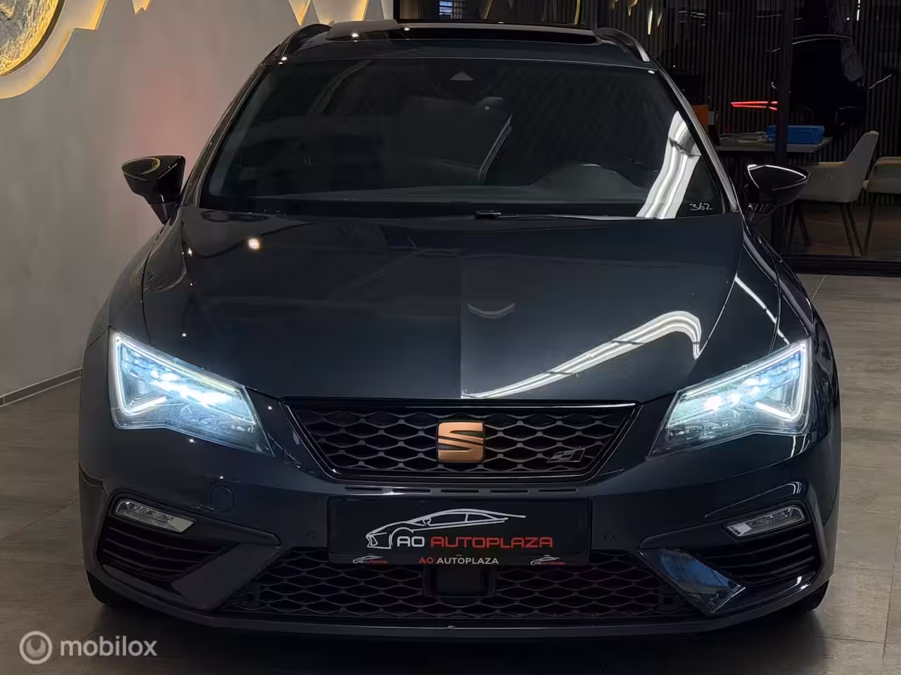 Seat Leon ST 2.0 TSI CUPRA 300 4DRIVE Panorama/Kuipstoelen/Keyless/Virtual/Beats