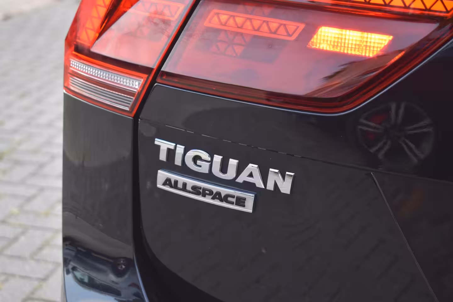 Volkswagen Tiguan Allspace 2.0 TSI 4Motion R-LINE PANO LED NAVI