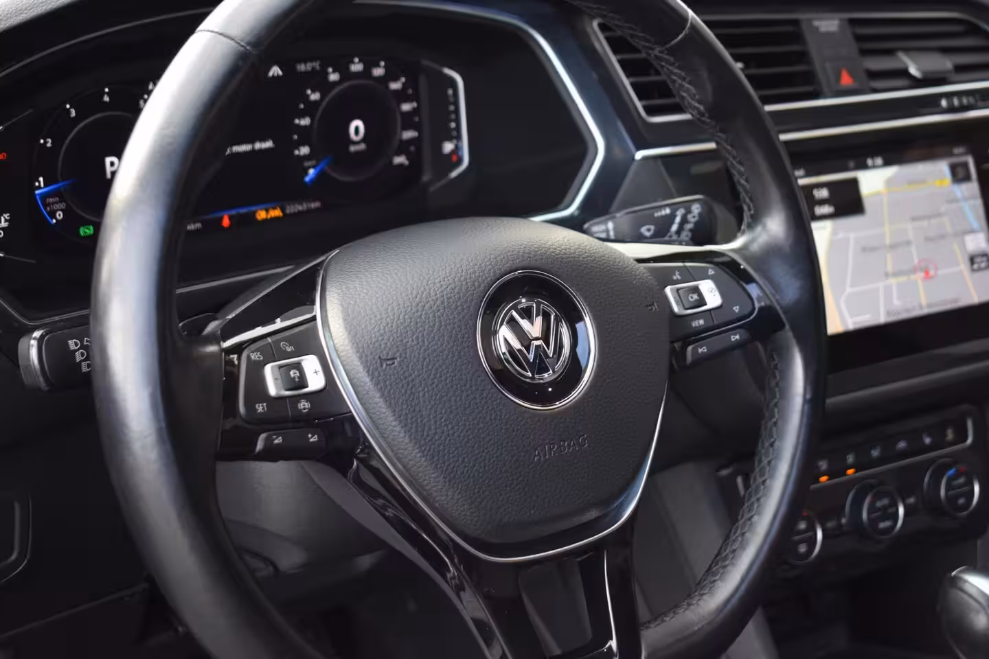 Volkswagen Tiguan Allspace 2.0 TSI 4Motion R-LINE PANO LED NAVI
