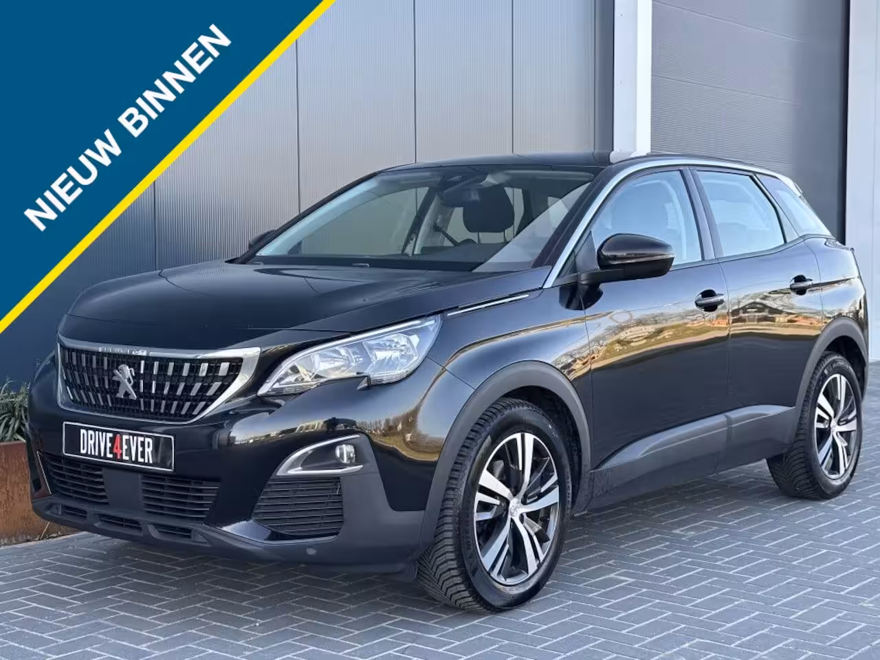 Peugeot 3008 1.2 PureTech Allure | NIEUWE DISTRIBUTIE | Camera |