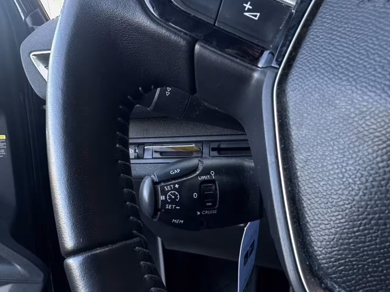 Peugeot 3008 1.2 PureTech Allure | NIEUWE DISTRIBUTIE | Camera |