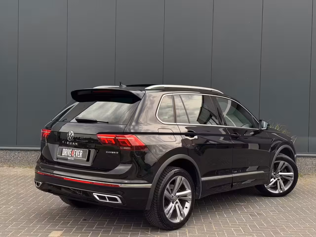 Volkswagen Tiguan 1.4 TSI eHybrid 3x R-Line FULL PANO | NAVI | CARPLAY | CAMERA | SPORTVELGEN | IQ LIGHT