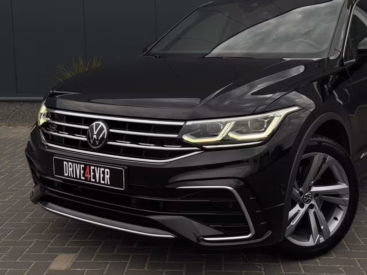 Volkswagen Tiguan 1.4 TSI eHybrid 3x R-Line FULL PANO | NAVI | CARPLAY | CAMERA | SPORTVELGEN | IQ LIGHT