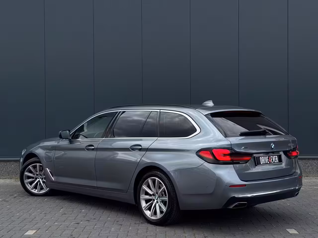 BMW 5-serie Touring 530e High Executive NAVI | LEDER | LED | CRUISE CONTROL | SPORTVELGEN