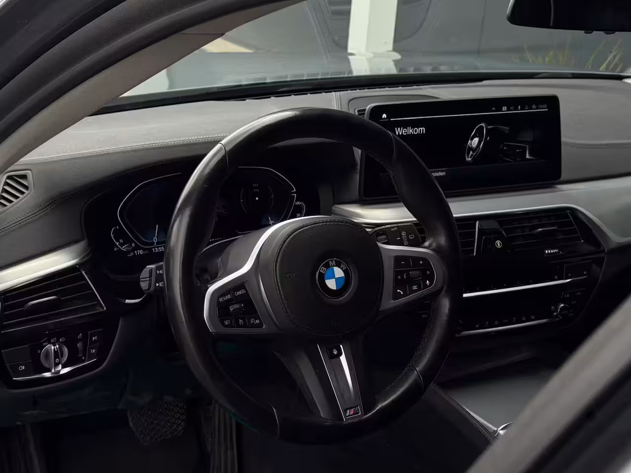 BMW 5-serie Touring 530e High Executive NAVI | LEDER | LED | CRUISE CONTROL | SPORTVELGEN