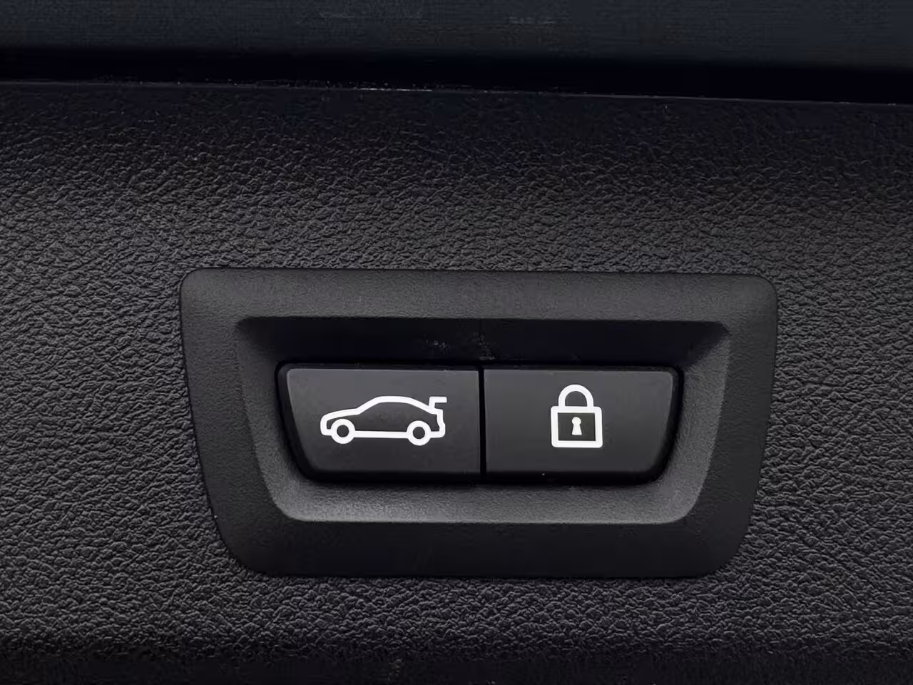 BMW 5-serie Touring 530e High Executive NAVI | LEDER | LED | CRUISE CONTROL | SPORTVELGEN