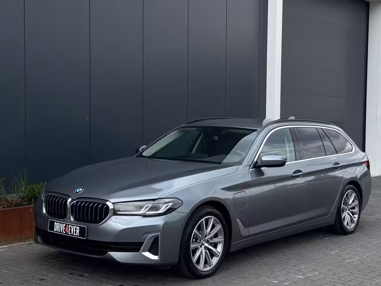 BMW 5-serie Touring 530e High Executive NAVI | LEDER | LED | CRUISE CONTROL | SPORTVELGEN