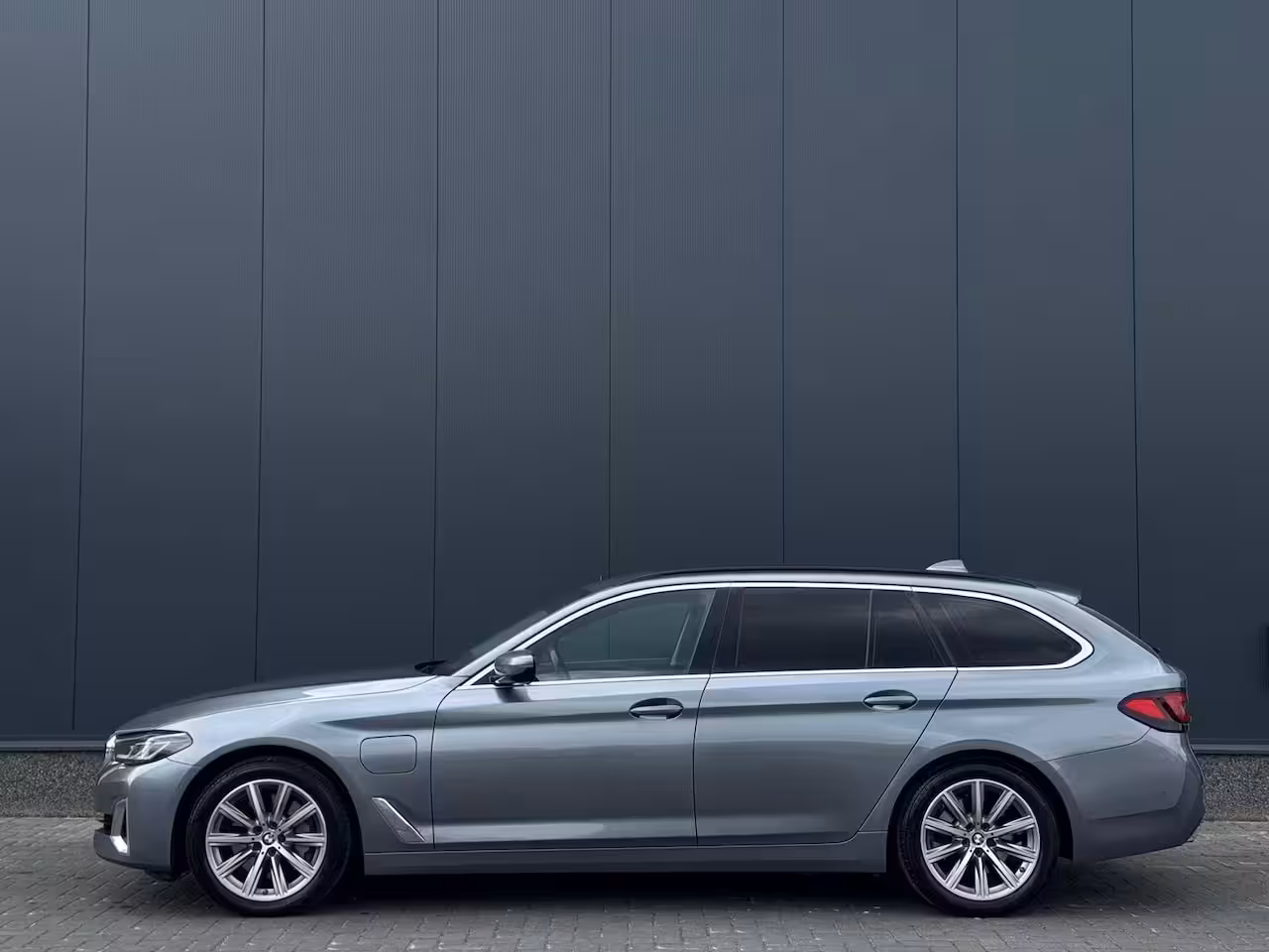BMW 5-serie Touring 530e High Executive NAVI | LEDER | LED | CRUISE CONTROL | SPORTVELGEN