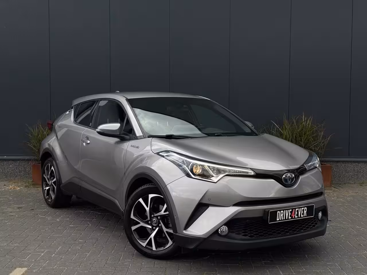 Toyota C-HR 1.8 Hybrid Active M20 NAVI | LED | CAMERA | SPORTVELGEN | ZUINIG | CR CONTROL