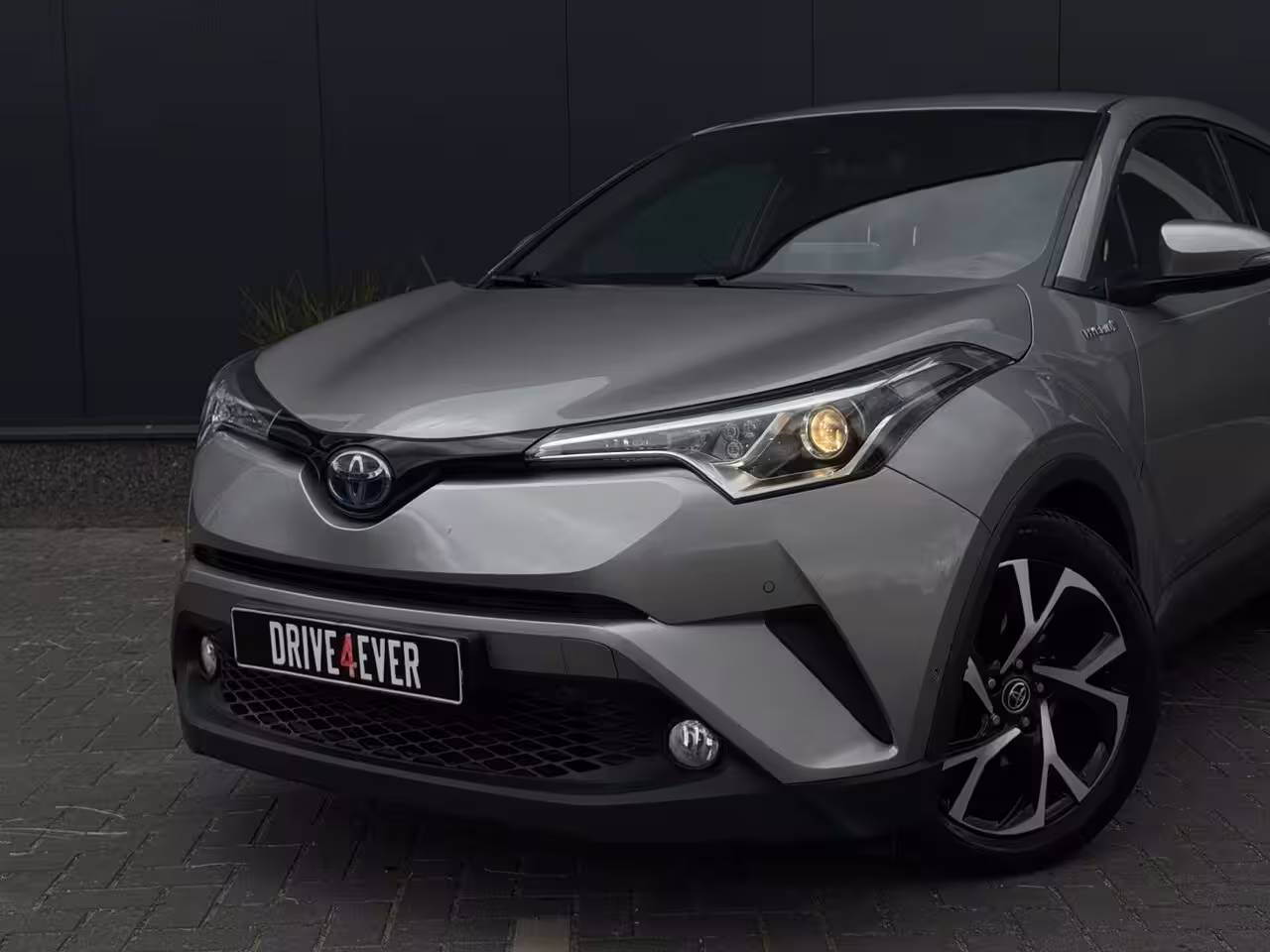 Toyota C-HR 1.8 Hybrid Active M20 NAVI | LED | CAMERA | SPORTVELGEN | ZUINIG | CR CONTROL