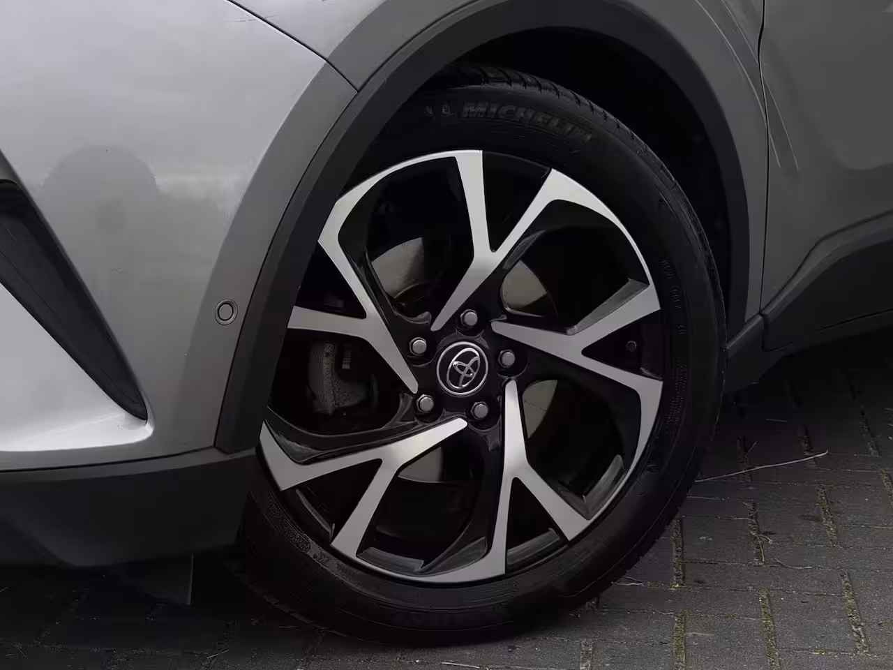 Toyota C-HR 1.8 Hybrid Active M20 NAVI | LED | CAMERA | SPORTVELGEN | ZUINIG | CR CONTROL