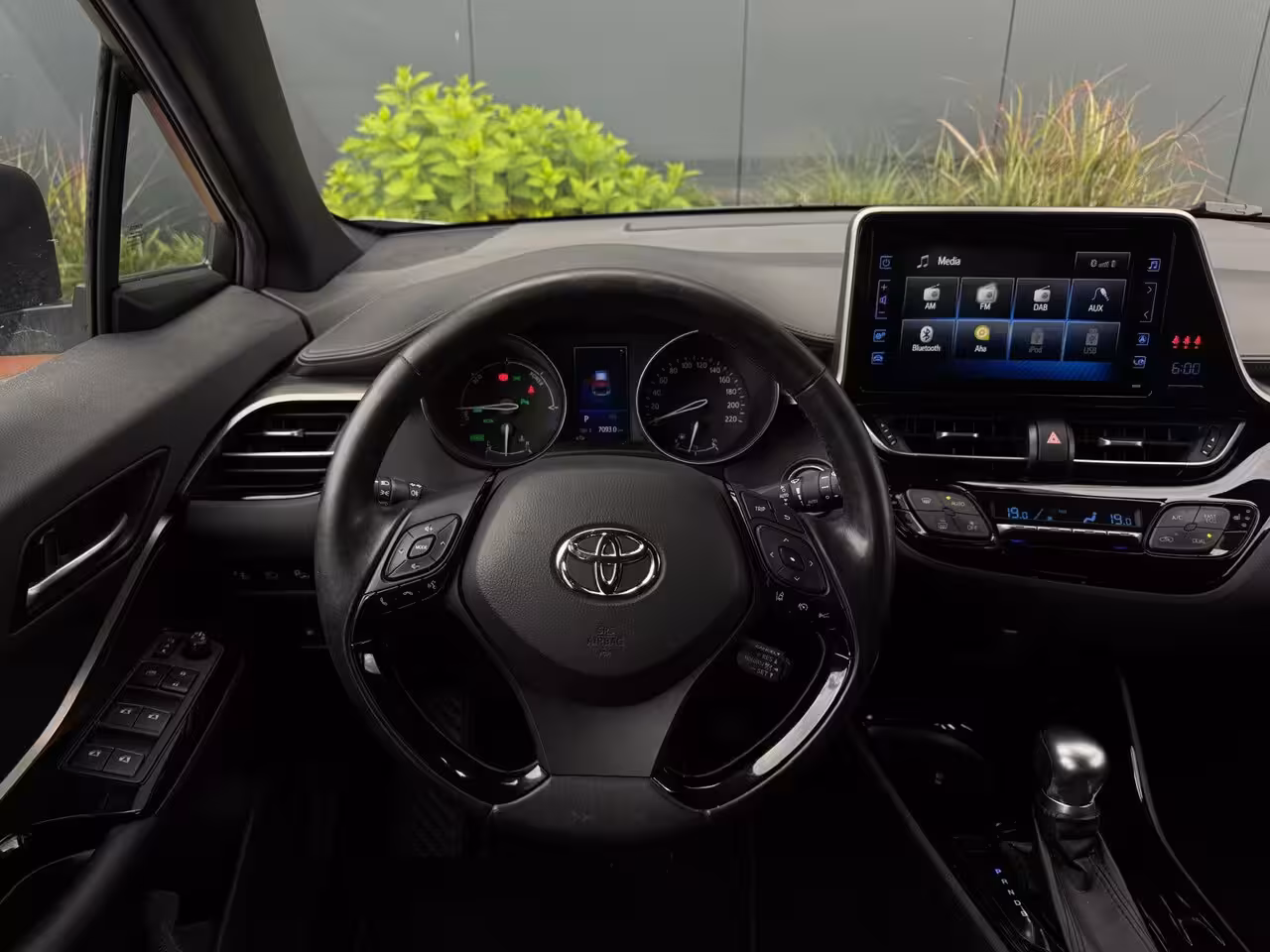 Toyota C-HR 1.8 Hybrid Active M20 NAVI | LED | CAMERA | SPORTVELGEN | ZUINIG | CR CONTROL