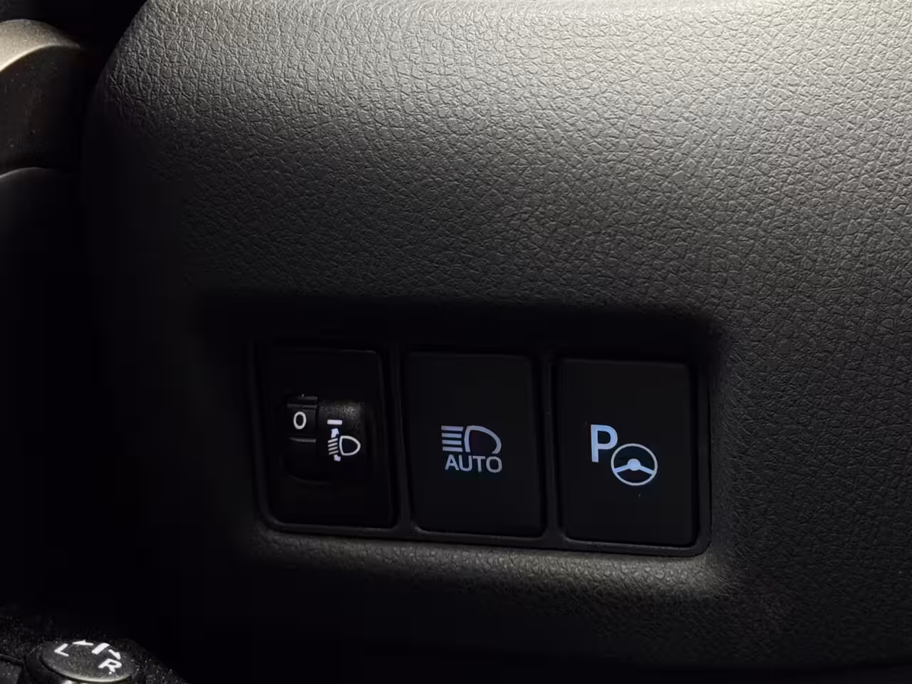Toyota C-HR 1.8 Hybrid Active M20 NAVI | LED | CAMERA | SPORTVELGEN | ZUINIG | CR CONTROL