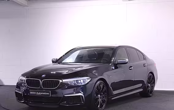 BMW 5-serie M550i xDrive High Executive | LEDER | CAMERA |