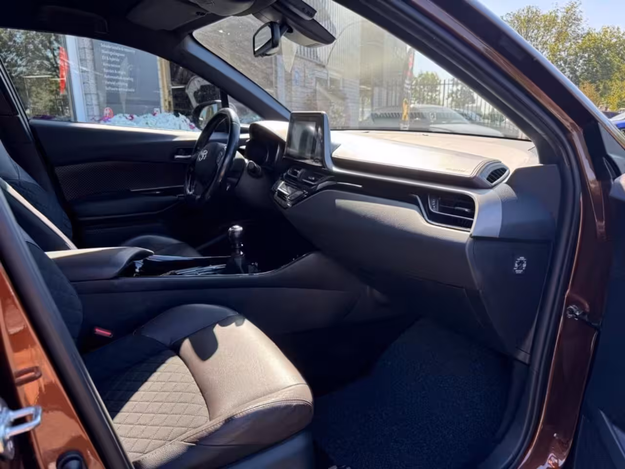 Toyota C-HR 1.2 EXECUTIVE Origineel Nederlands 1e eigenaar ACC Stoelverwarming Navigatie