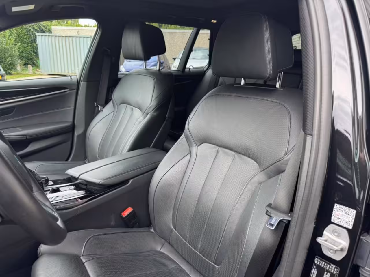 BMW 5-serie 540I XD Massage Memory Stoelkoeling Parfum Panoramadak Stoelverwarming voor en achter Ramv