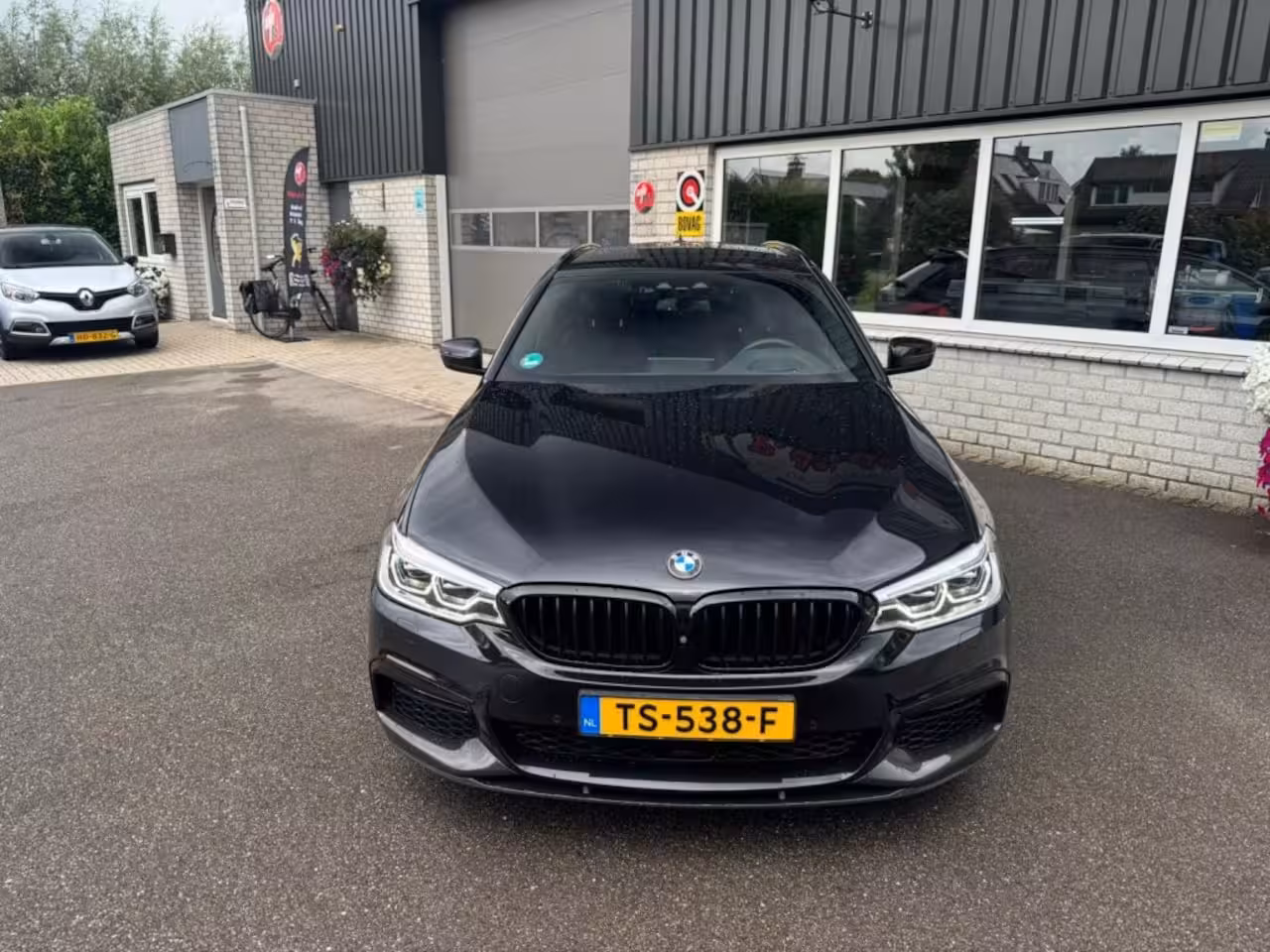 BMW 5-serie 540I XD Massage Memory Stoelkoeling Parfum Panoramadak Stoelverwarming voor en achter Ramv