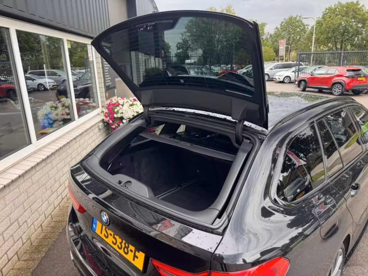 BMW 5-serie 540I XD Massage Memory Stoelkoeling Parfum Panoramadak Stoelverwarming voor en achter Ramv
