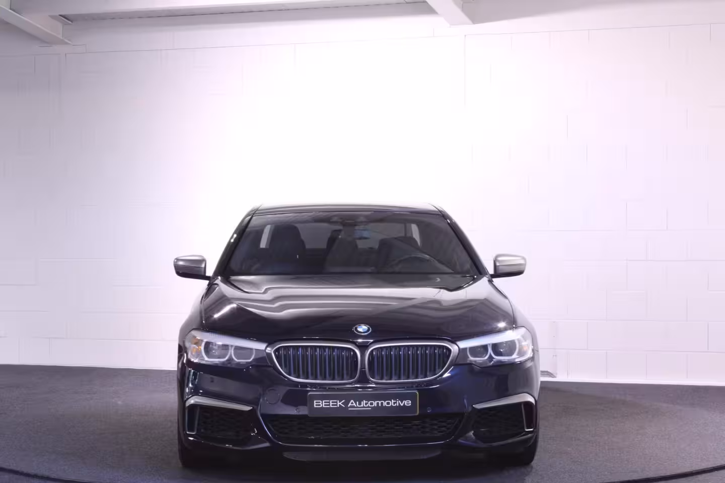 BMW 5-serie M550i xDrive High Executive | LEDER | CAMERA |