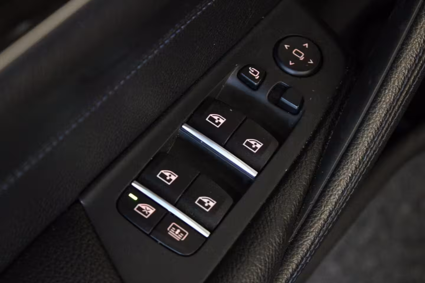 BMW 5-serie M550i xDrive High Executive | LEDER | CAMERA |