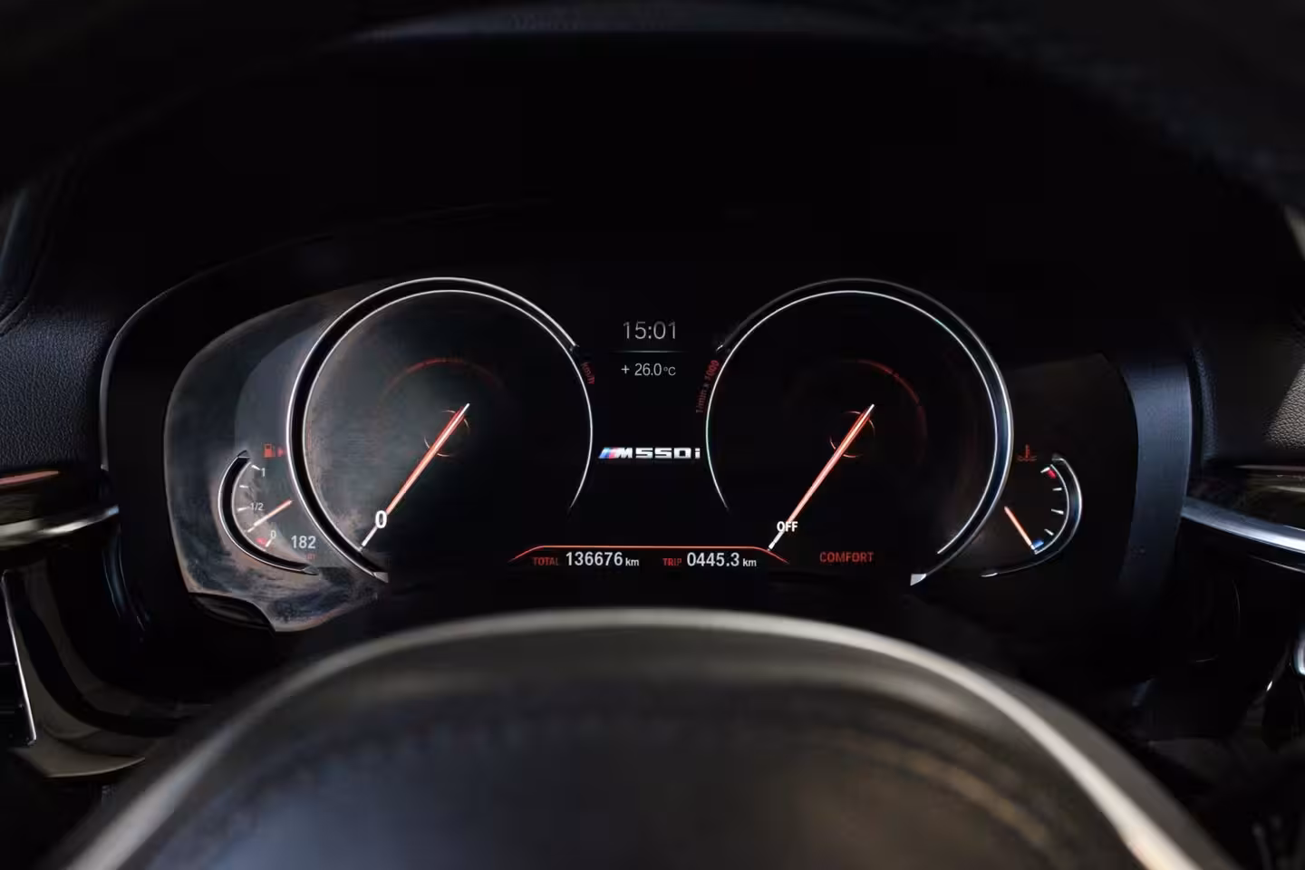 BMW 5-serie M550i xDrive High Executive | LEDER | CAMERA |