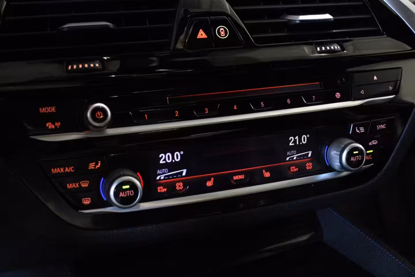 BMW 5-serie M550i xDrive High Executive | LEDER | CAMERA |