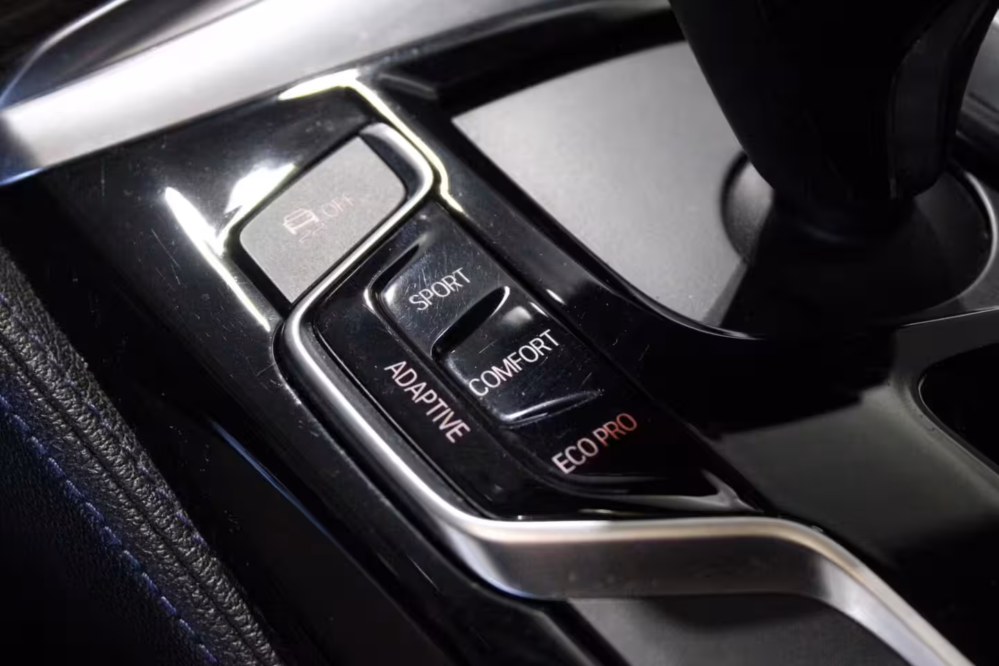 BMW 5-serie M550i xDrive High Executive | LEDER | CAMERA |
