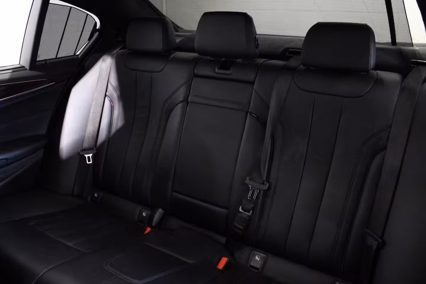 BMW 5-serie M550i xDrive High Executive | LEDER | CAMERA |