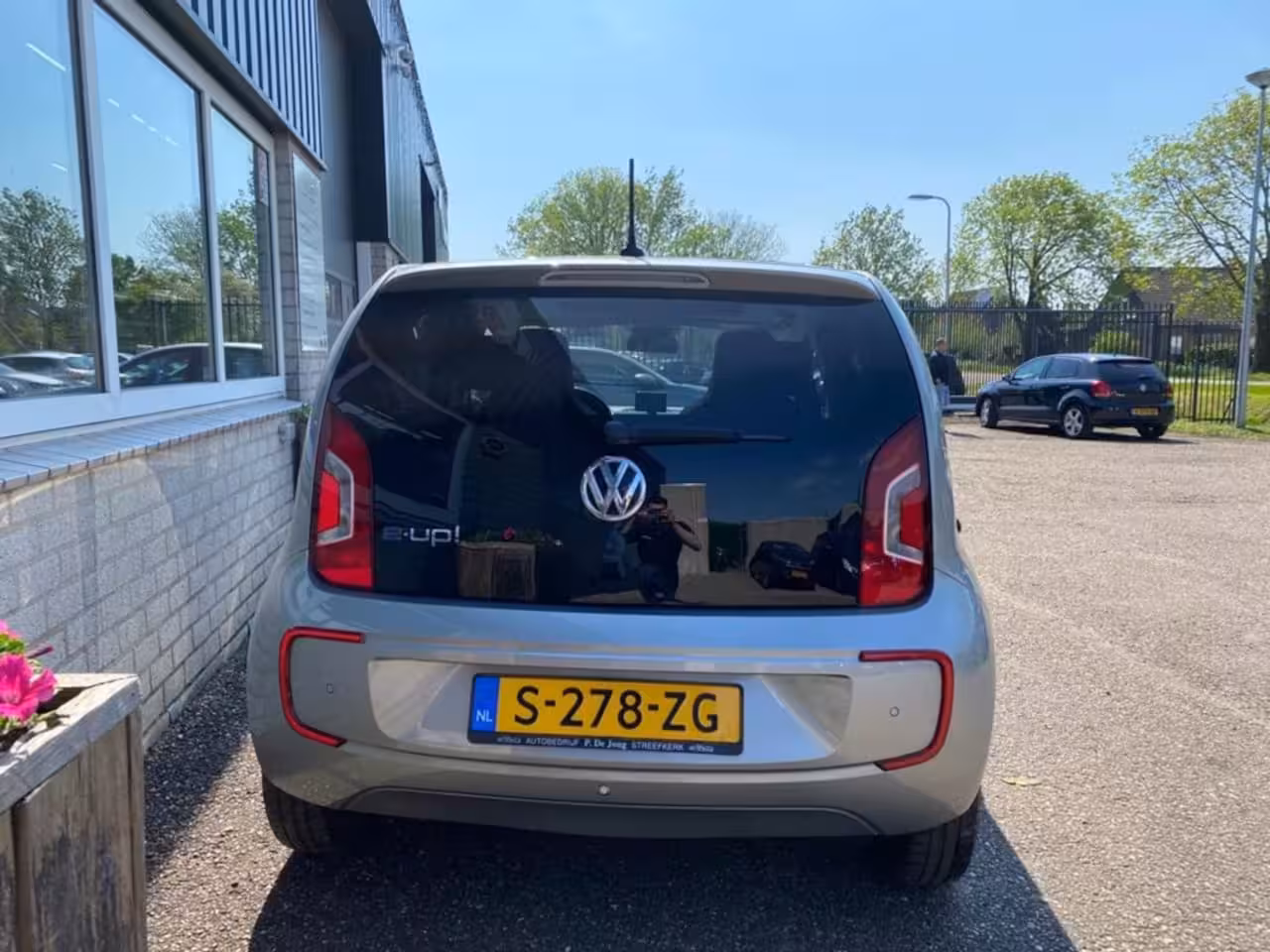 Volkswagen e-Up! E-UP 82PK 5D / Panoramadak / Stoelverw. / Automaat