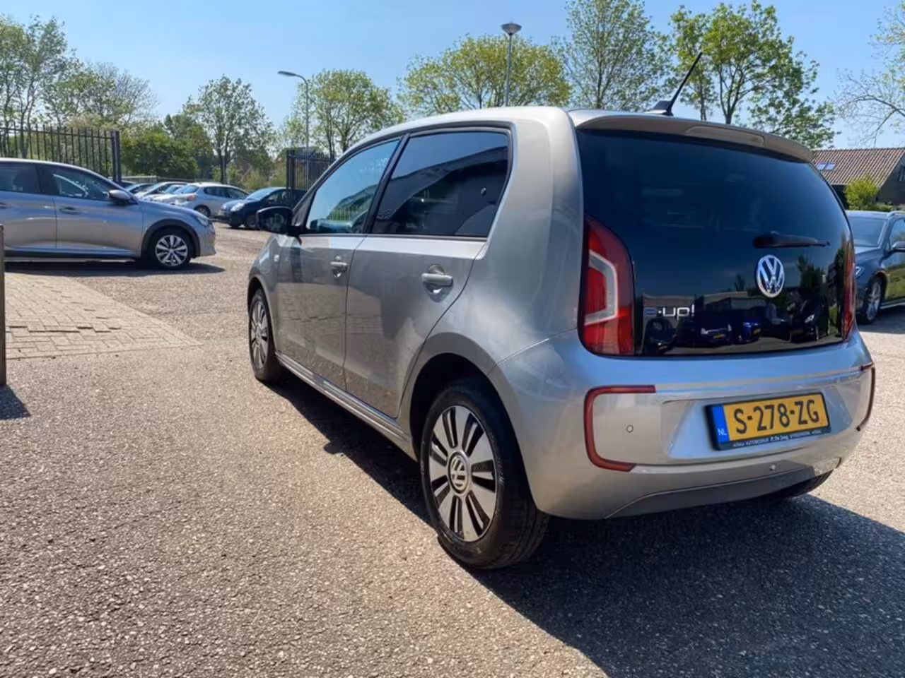 Volkswagen e-Up! E-UP 82PK 5D / Panoramadak / Stoelverw. / Automaat