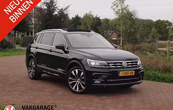 Volkswagen Tiguan Allspace 1.5 TSI Highline Business R 7p. | Panoramadak | Trekhaak | Camera | Sfeerverlichting | App