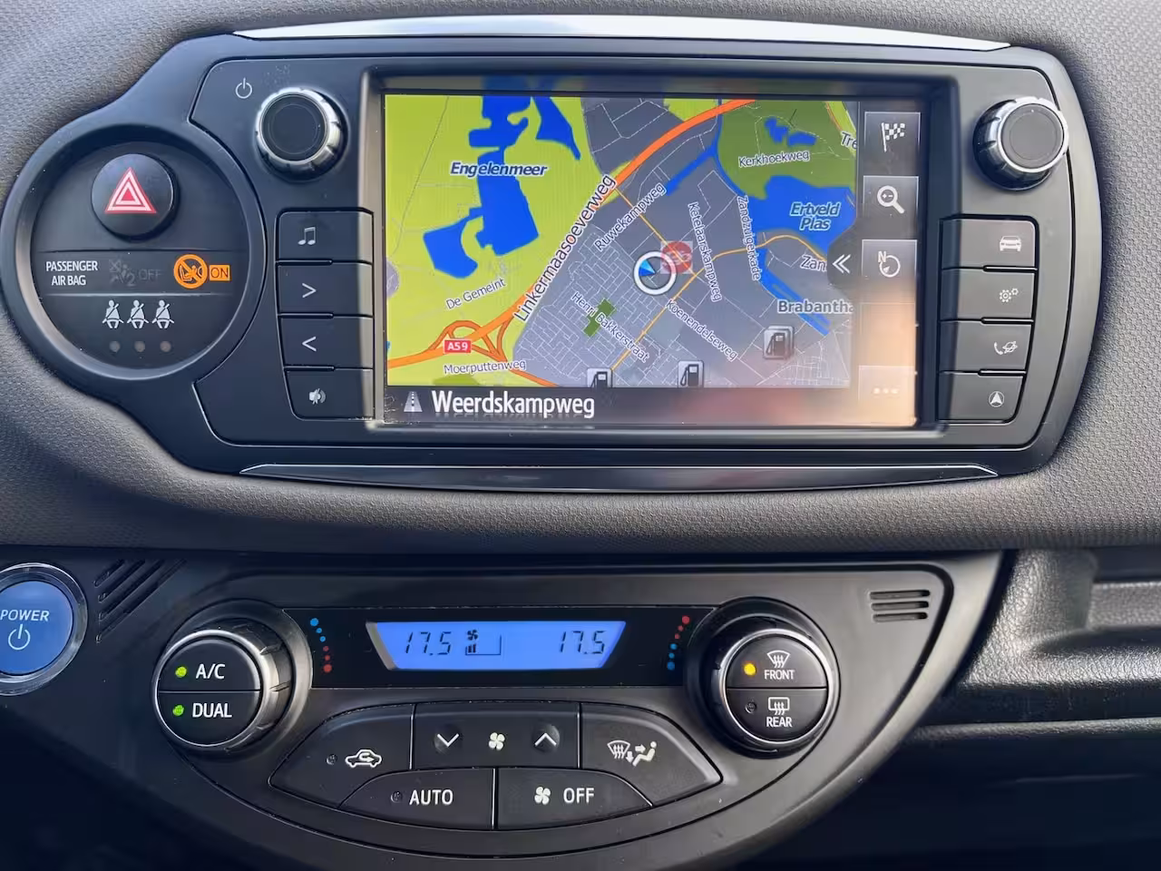 Toyota Yaris 1.5 Hybrid 5drs Automaat/Cruise/Navigatie/Camera/LED