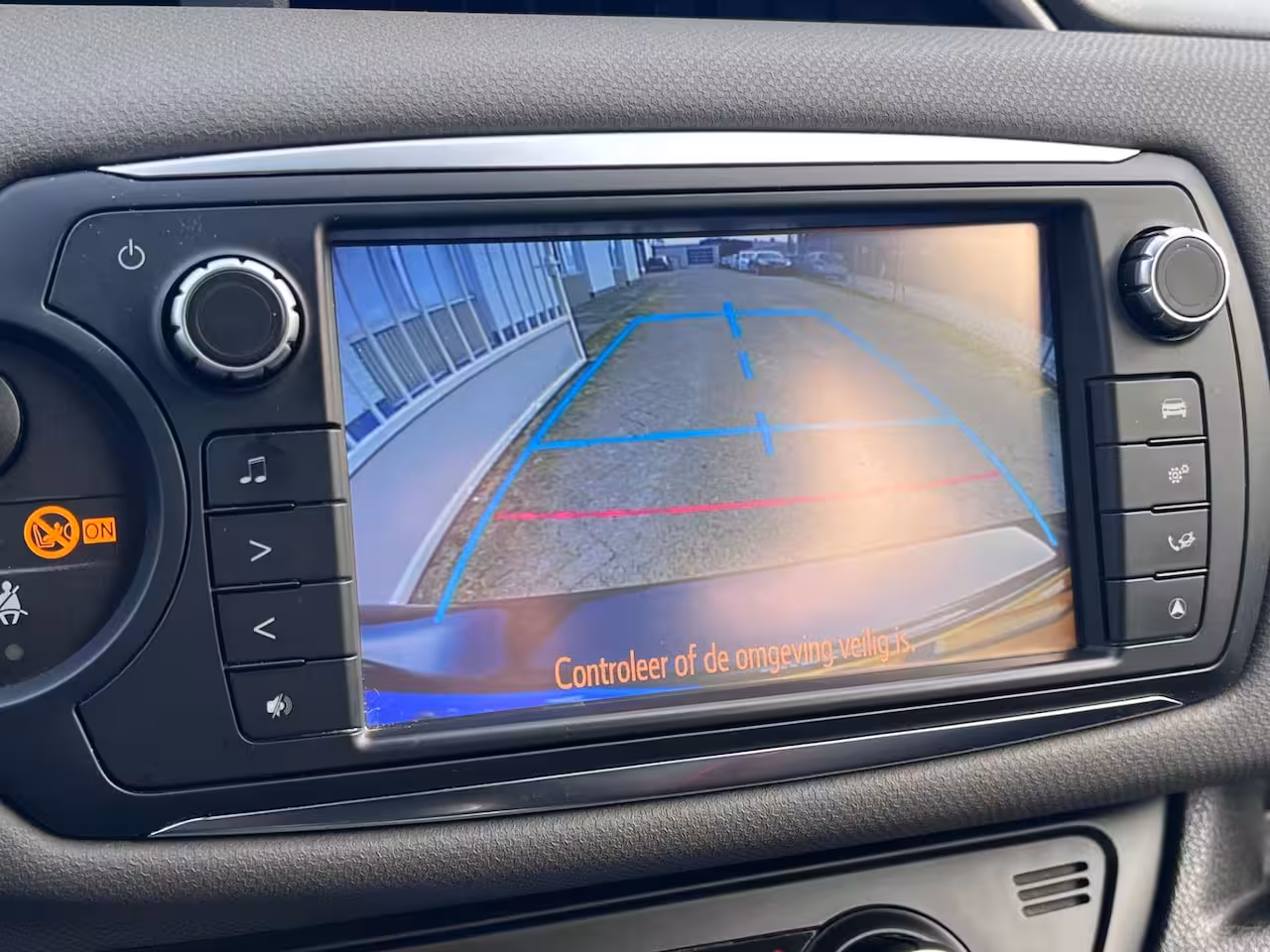 Toyota Yaris 1.5 Hybrid 5drs Automaat/Cruise/Navigatie/Camera/LED