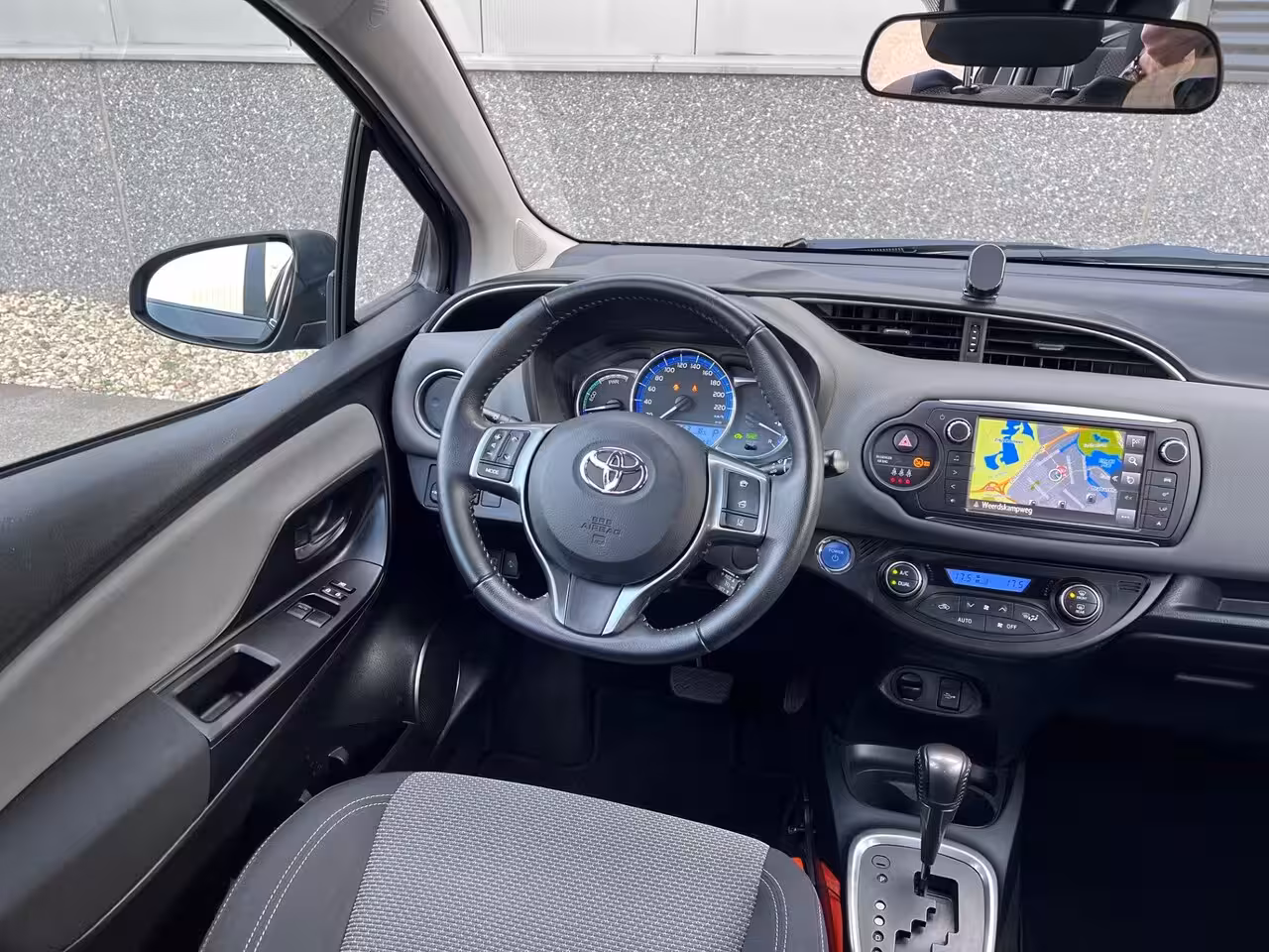 Toyota Yaris 1.5 Hybrid 5drs Automaat/Cruise/Navigatie/Camera/LED