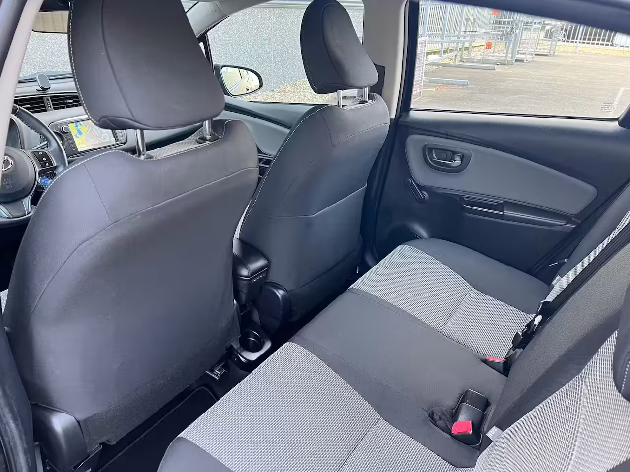 Toyota Yaris 1.5 Hybrid 5drs Automaat/Cruise/Navigatie/Camera/LED