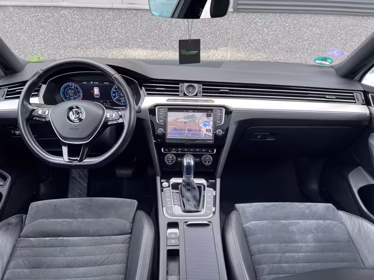 Volkswagen Passat 1.4 TSI GTE 218pk/*Highline*Adaptive/Virtual/Sunroof/Trekh./Leder/18"