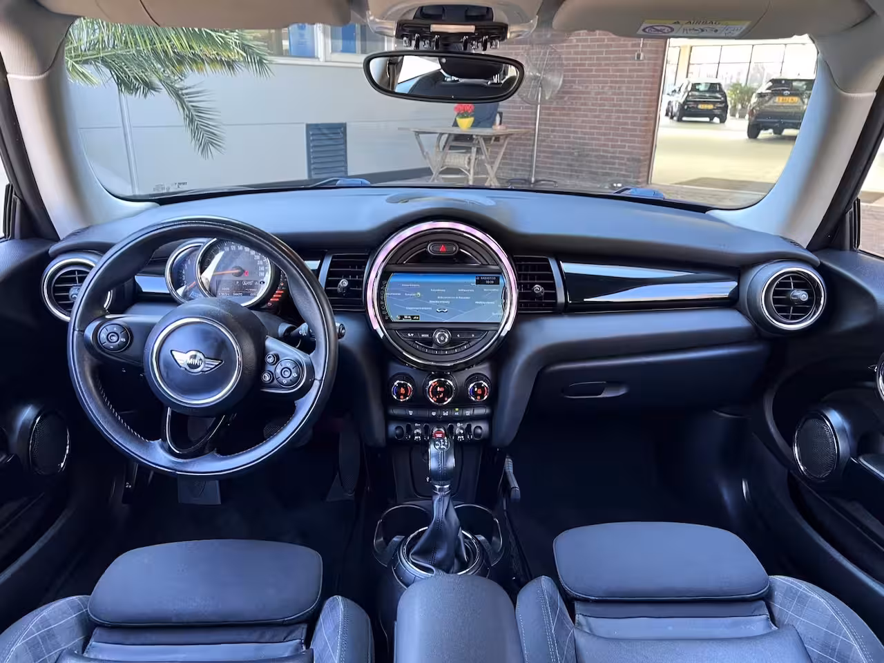 Mini Cooper 1.5 136pk *Automaat*/Chili /Cruise/Two-Tone/17"/led
