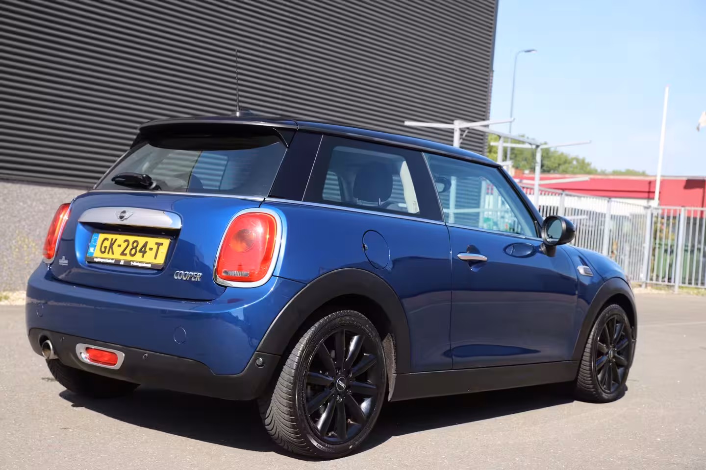 Mini Cooper 1.5 136pk *Automaat*/Chili /Cruise/Two-Tone/17"/led