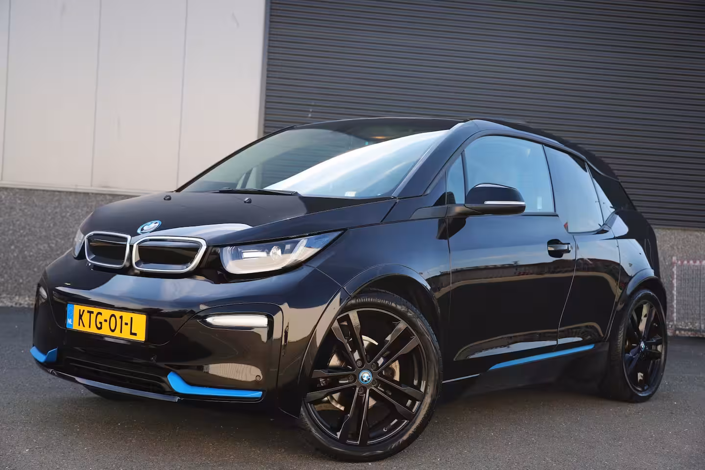 BMW i3 S 184pk Executive 120Ah 42 kWh/Sunroof/Carplay/W-pomp/Camera/3-fase/20"