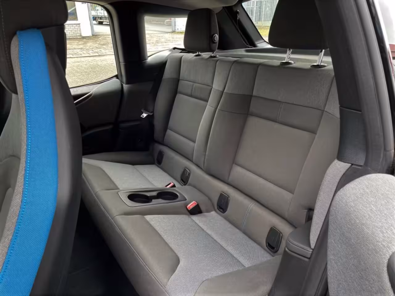 BMW i3 S 184pk Executive 120Ah 42 kWh/Sunroof/Carplay/W-pomp/Camera/3-fase/20"