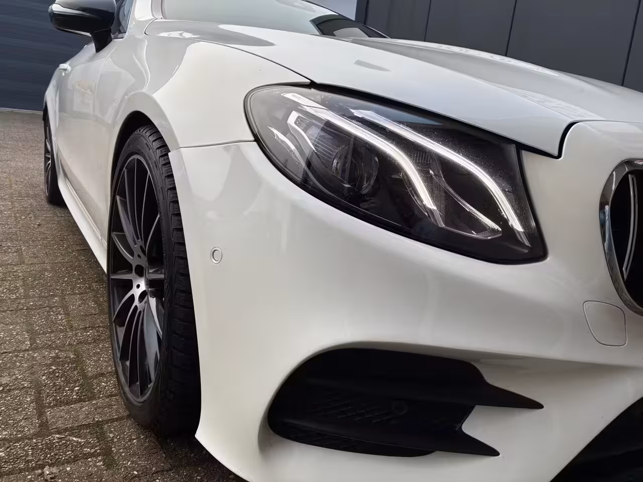 Mercedes-Benz E-klasse Coupé 300 AMG/Panoramadak/Burmester/20inch/Camera
