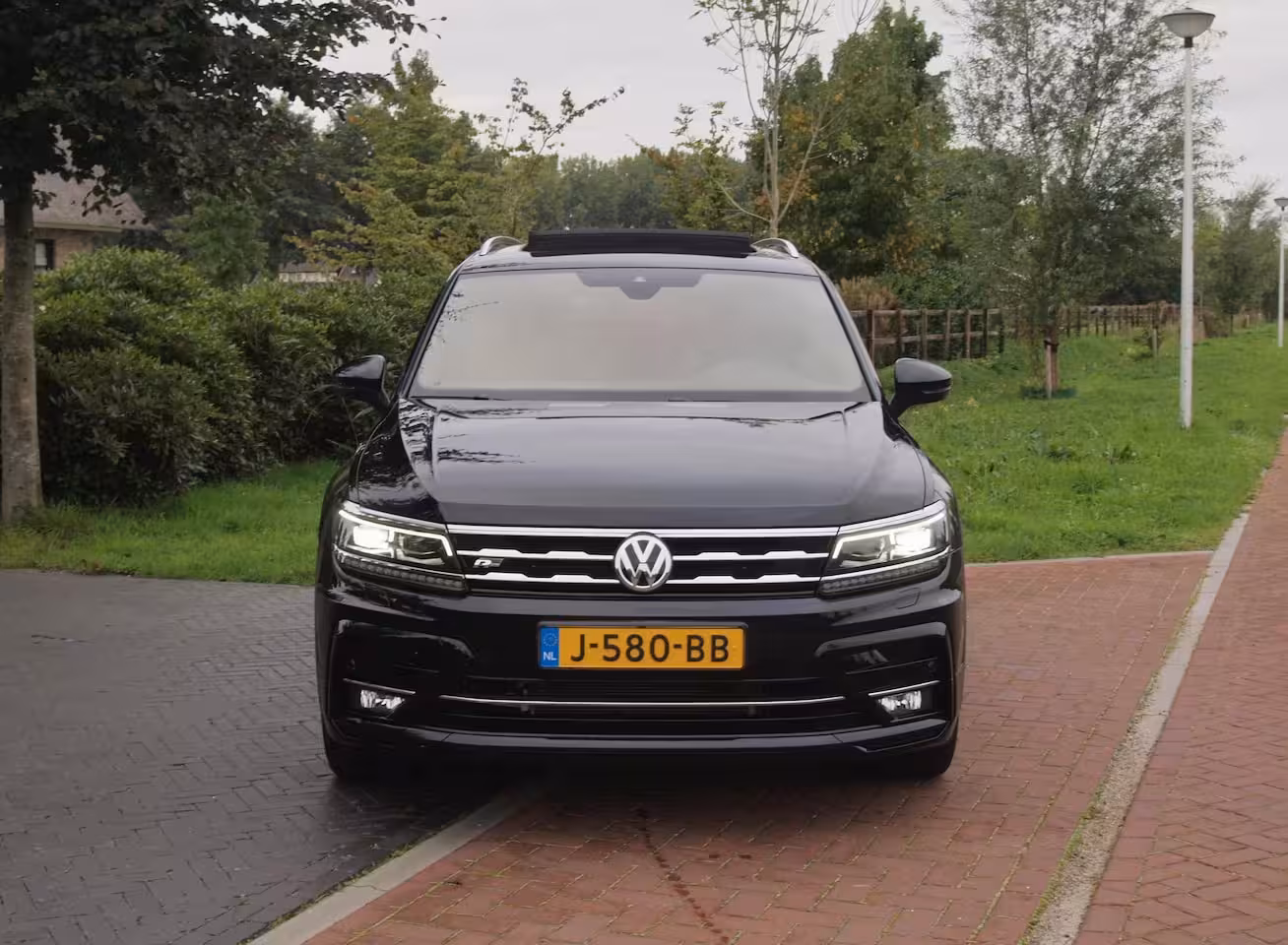 Volkswagen Tiguan Allspace 1.5 TSI Highline Business R 7p. | Panoramadak | Trekhaak | Camera | Sfeerverlichting | App