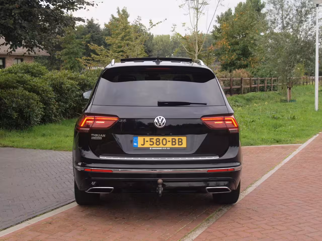 Volkswagen Tiguan Allspace 1.5 TSI Highline Business R 7p. | Panoramadak | Trekhaak | Camera | Sfeerverlichting | App