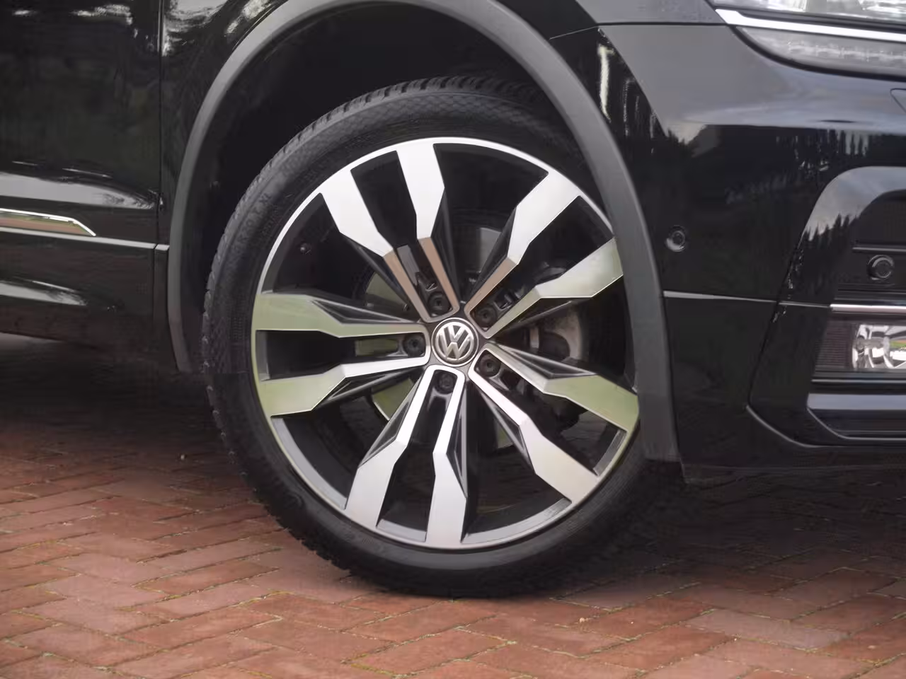 Volkswagen Tiguan Allspace 1.5 TSI Highline Business R 7p. | Panoramadak | Trekhaak | Camera | Sfeerverlichting | App