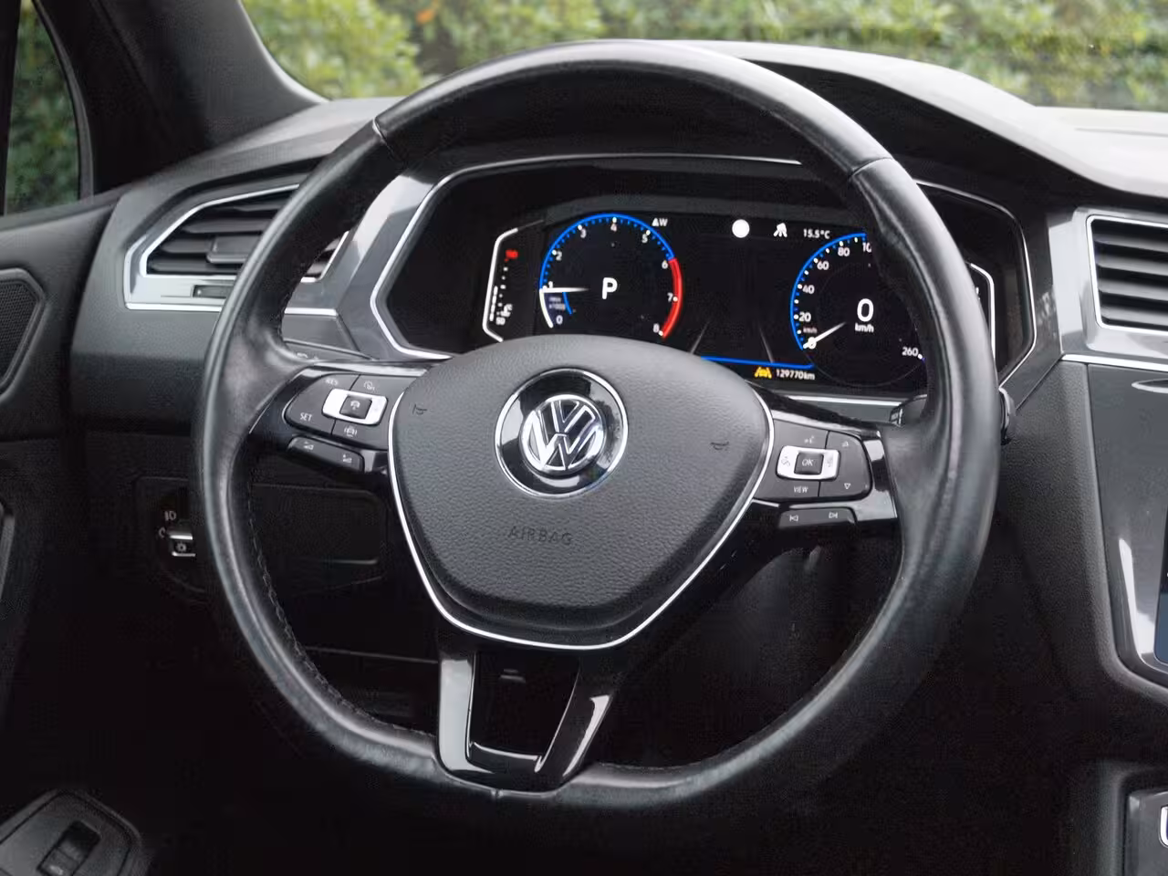 Volkswagen Tiguan Allspace 1.5 TSI Highline Business R 7p. | Panoramadak | Trekhaak | Camera | Sfeerverlichting | App