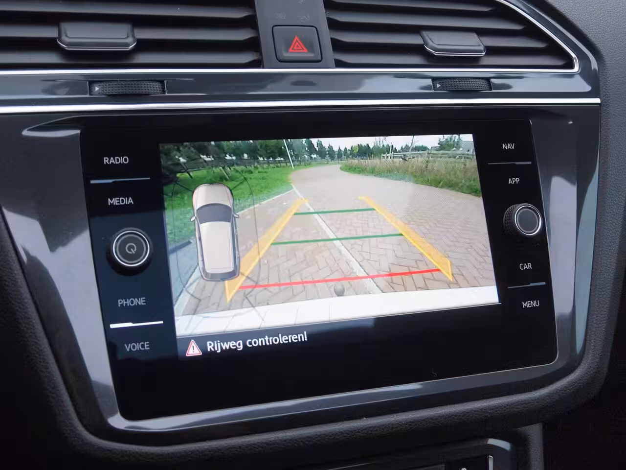 Volkswagen Tiguan Allspace 1.5 TSI Highline Business R 7p. | Panoramadak | Trekhaak | Camera | Sfeerverlichting | App