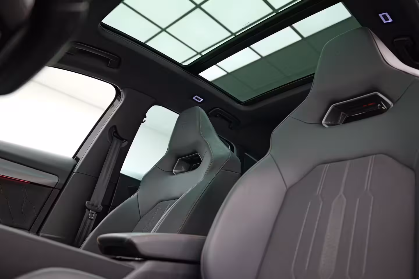 Cupra Formentor 1.4 e-Hybrid VZ Performance |Pano|Buttons|Memory|Dodehoek|Ambient|